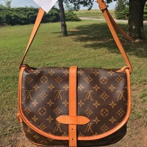 Louis Vuitton Saumur